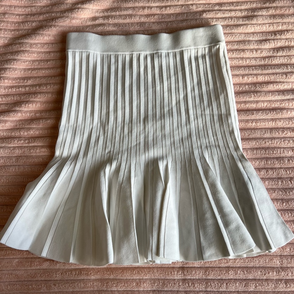 Zara White A-Line Pleated Skirt